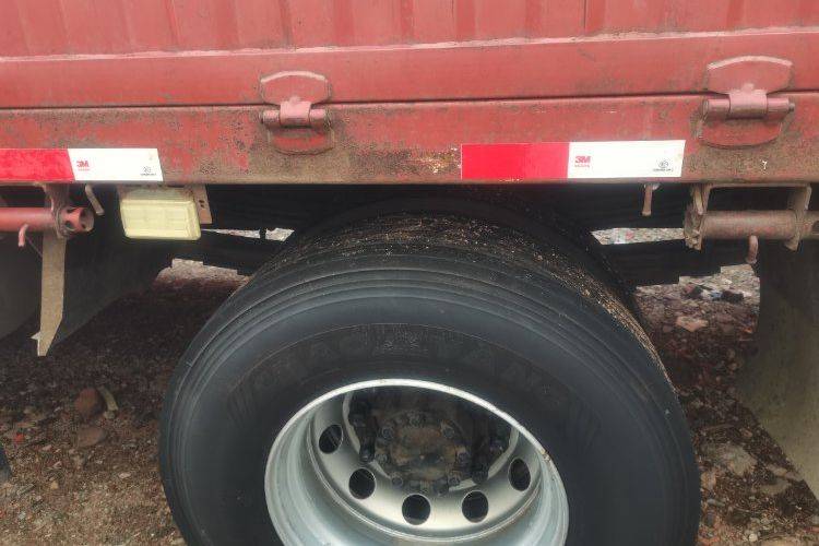 二手东风商用车 292马力 载货车