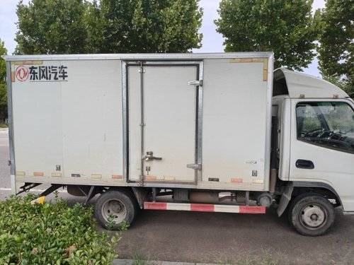 东风小霸王 123马力 载货车