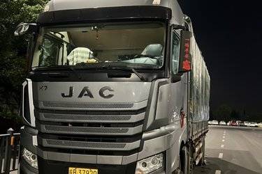 二手江淮 格尔发K7重卡 舒适版 490马力 8X4 9.3米 AMT自动挡仓栅式载货车(国六) 前四后八 康明斯二手载货车 黄牌图片
