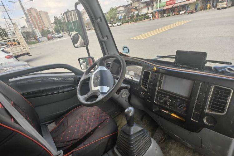 二手唐骏汽车 117马力 载货车