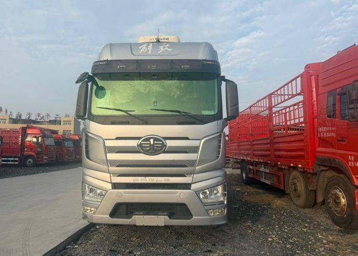 二手一汽解放 560马力 载货车