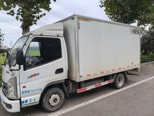 东风小霸王 123马力 载货车