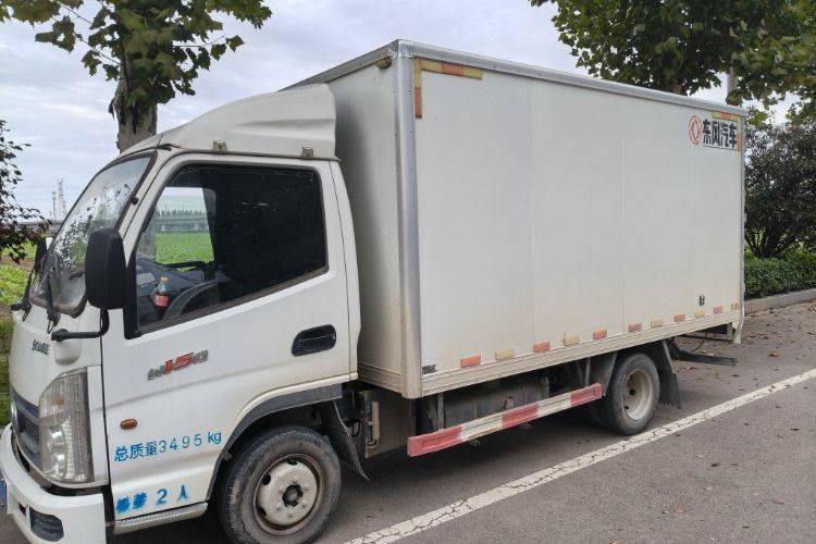 东风小霸王 123马力 载货车