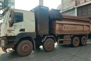 二手上汽红岩 杰虎H6 31T 8X4 换电式纯电动自卸 282kWh  二手电动卡车电动自卸车