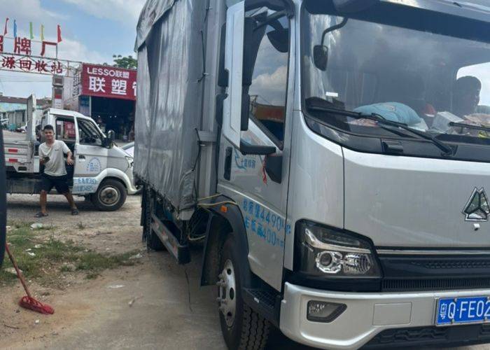 二手重汽HOWO轻卡 170马力 载货车