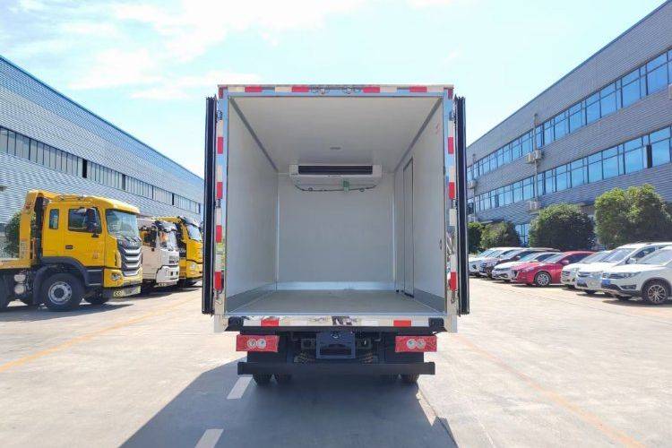 二手福田欧马可 150马力 专用车