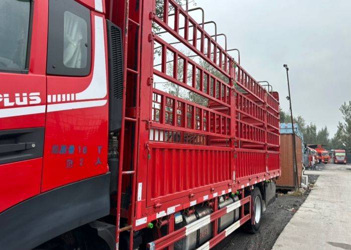 二手东风商用车 330马力 载货车