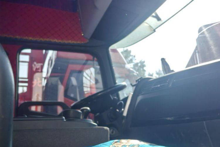 二手东风商用车 260马力 载货车