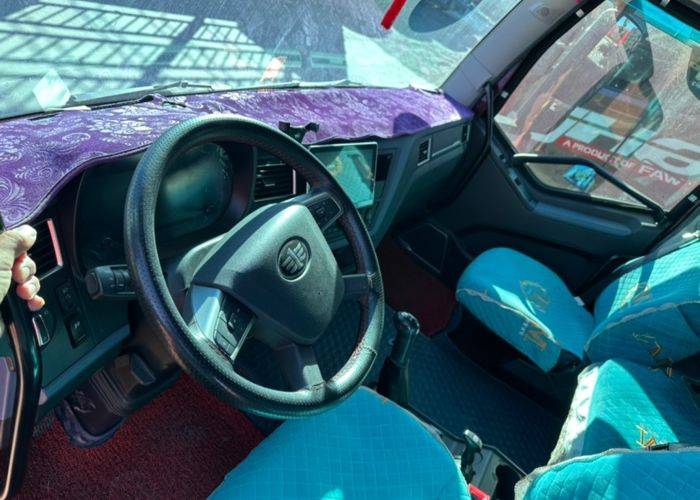 二手一汽解放 360马力 载货车