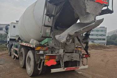 二手上汽红岩 杰狮M500 390马力 8X4 6方混凝土搅拌车(国五) 前四后八 菲亚特二手搅拌车