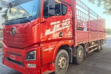 二手青岛解放 JH6重卡 460马力 8X4 9.4米载货车底盘(国五) 前四后八 锡柴二手载货车 黄牌图片