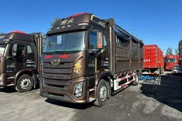 二手一汽解放 J6G 领航版 360马力 4X2 6.75米仓栅式载货车(国六) 单桥 锡柴二手载货车 黄牌图片