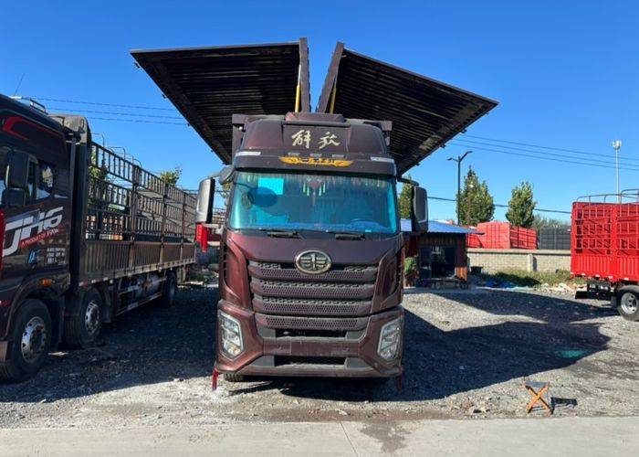 二手一汽解放 360马力 载货车