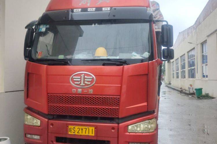 二手一汽解放 350马力 载货车