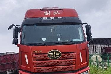 二手一汽解放 新J6P重卡 领航版 四季款 550马力 6X4牵引车(国五) 双驱 锡柴二手牵引车 黄牌