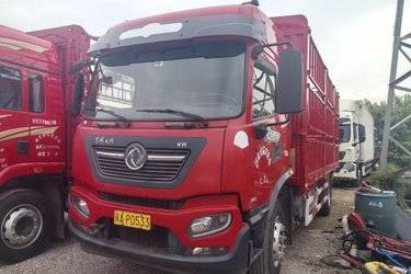 二手东风商用车 天锦KR 245马力 4X2 6.75米排半仓栅式载货车(国五) 单桥 东风康明斯二手载货车 黄牌