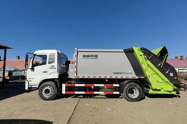 二手垃圾运输车 中联重科 东风商用车底盘 210