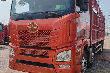 二手青岛解放 JH6重卡 领航版2.0 350马力 8X4 9.4米仓栅式载货车(435升级冲焊桥)(国五) 前四后八 锡柴二手载货车 黄牌