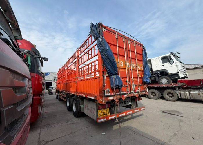 二手重汽汕德卡 480马力 载货车