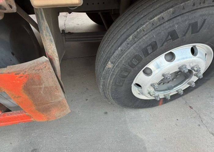 二手重汽汕德卡 480马力 载货车