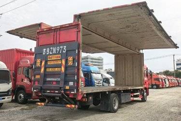 二手陕汽重卡 德龙L5000 旗舰版 240马力 4X2 8.7米厢式载货车(国六) 单桥 潍柴二手载货车 黄牌