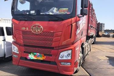 二手青岛解放 JH6重卡 领航版2.0 480马力 6X4牵引车(国五) 双驱 潍柴二手牵引车 黄牌
