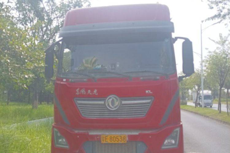 二手东风商用车 450马力 牵引车