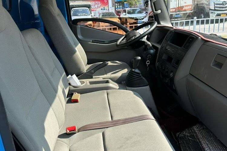 二手江铃汽车 116马力 载货车