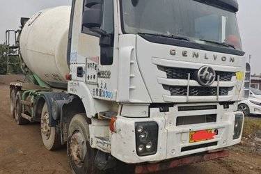 二手上汽红岩 杰狮M500 390马力 8X4 6方混凝土搅拌车(国五) 前四后八 菲亚特二手搅拌车