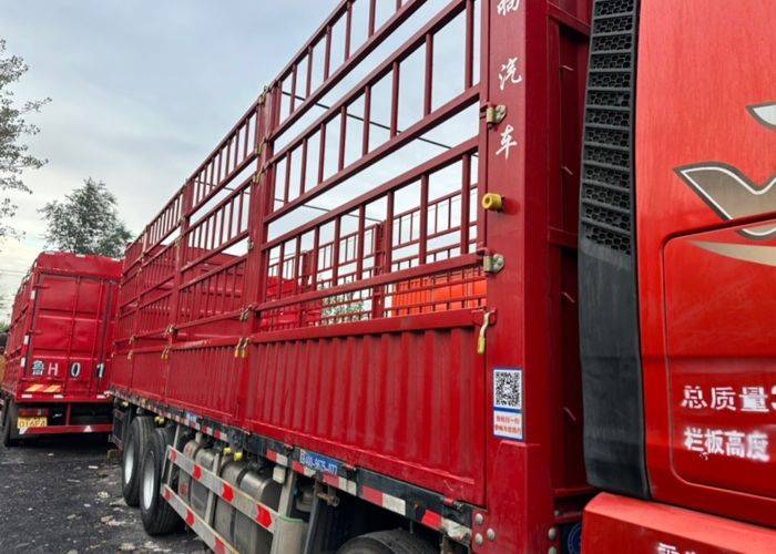 二手青岛解放 580马力 载货车