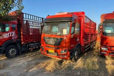 二手东风商用车 天锦KR 245马力 4X2 6.8米仓栅式载货车(国五) 单桥 东风康明斯二手载货车 黄牌