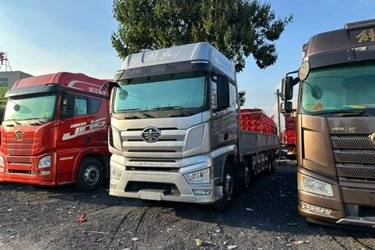 二手一汽解放 J7重卡 经典版 560马力 8X4 9.5米AMT自动挡栏板载货车(国六)(带液缓)(国六) 前四后八 锡柴二手载货车 黄牌