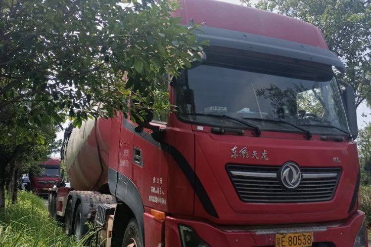 二手东风商用车 450马力 牵引车