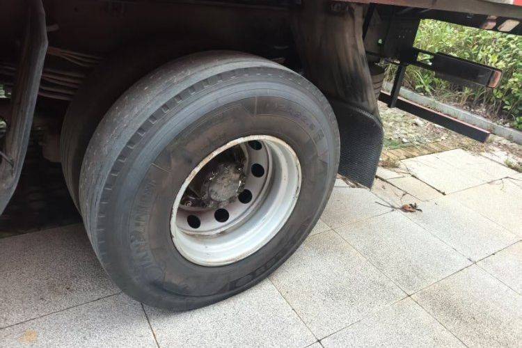 二手青岛解放 290马力 专用车