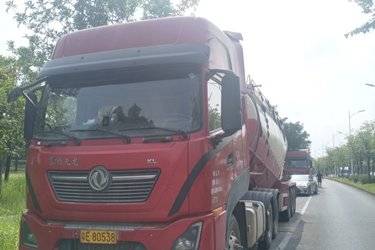 二手东风商用车 天龙重卡 启航版 450马力 6X4牵引车(国五) 双驱 雷诺二手牵引车 黄牌