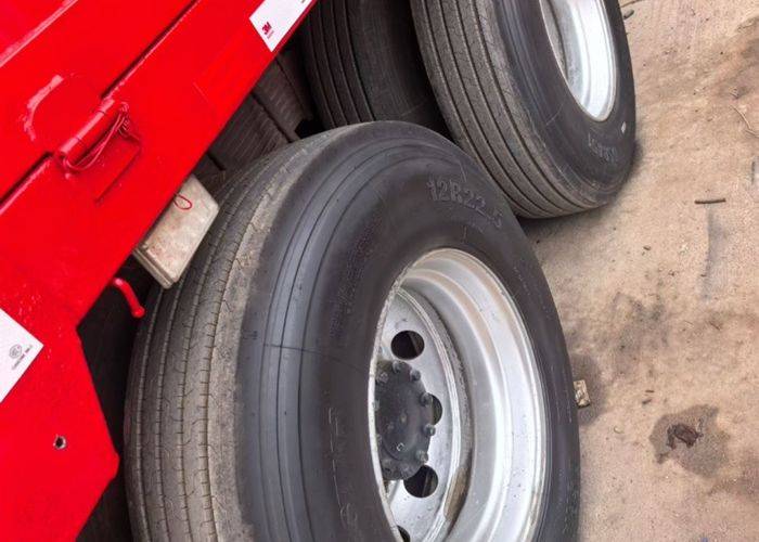 二手青岛解放 460马力 载货车