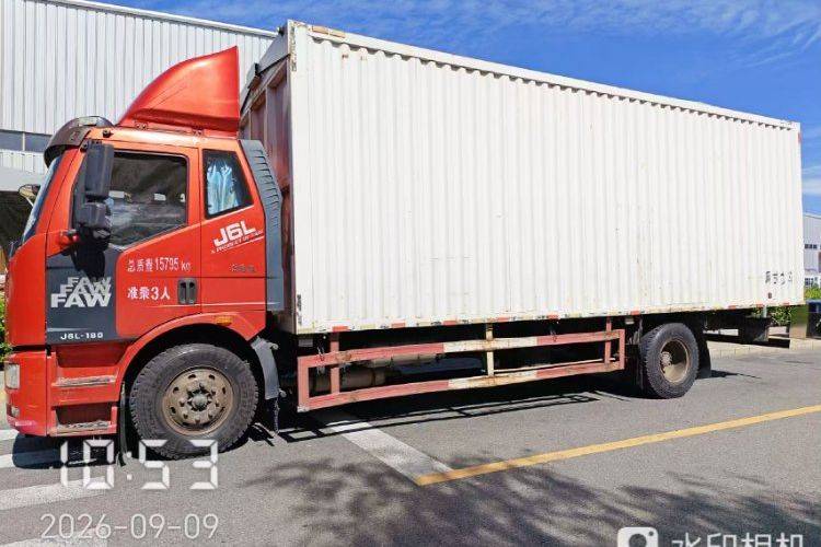 二手一汽解放 180马力 载货车