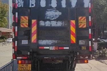 二手中国重汽 HOWO TX 豪华版 240马力 4X2 7.8米厢式载货车(国五) 单桥 潍柴二手载货车 黄牌