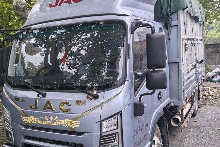 二手江淮骏铃 162马力 载货车