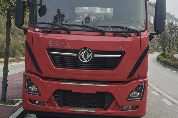 二手东风商用车 520马力 牵引车