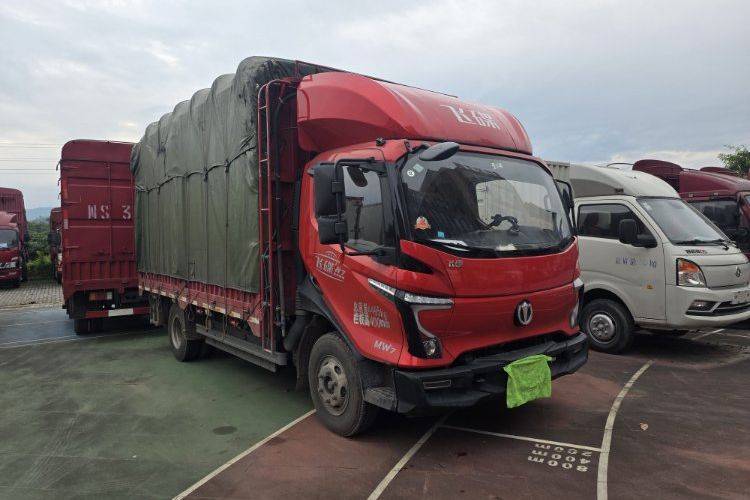 二手飞碟W 190马力 载货车