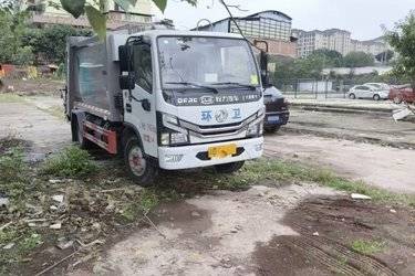 二手垃圾运输车 东风多利卡 多利卡D6 140 6.86 4X2