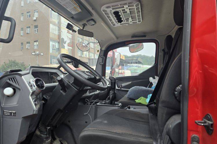 二手飞碟W 190马力 载货车