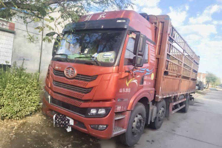 二手青岛解放 260马力 载货车