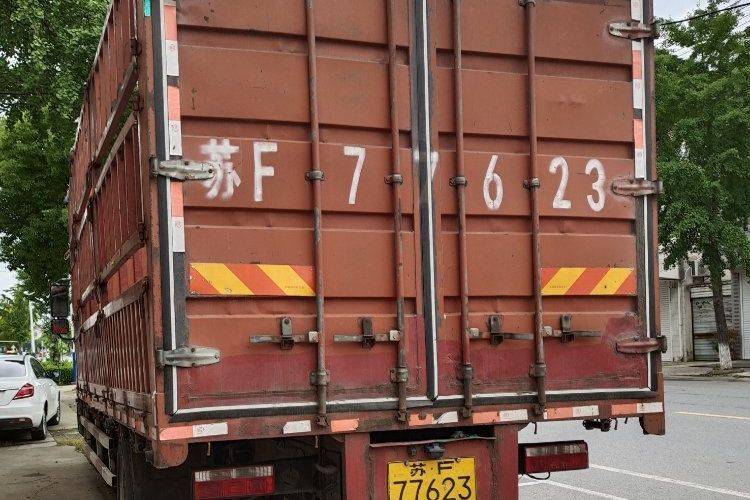 二手东风多利卡 160马力 载货车