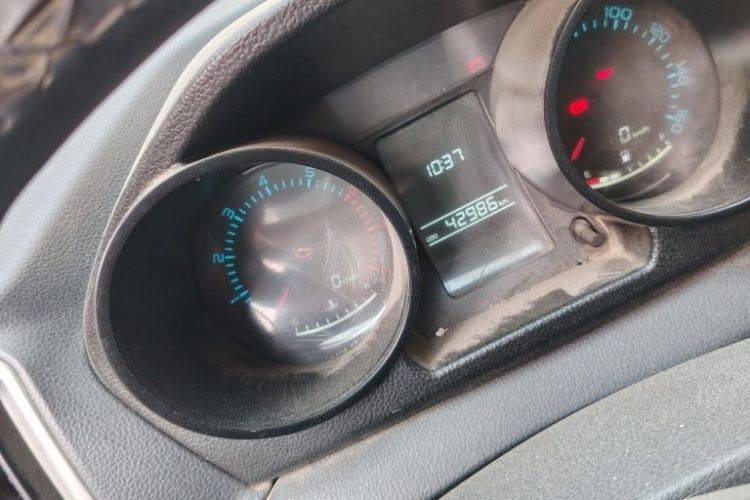 二手东风小霸王 113马力 载货车