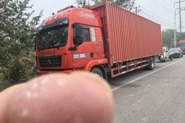 二手重汽汕德卡 SITRAK G5S 6.9L柴油 330马力 4X2 中国重汽10档 AMT自动档 9.6米厢式载货车(国六) 单桥 曼二手载货车 黄牌
