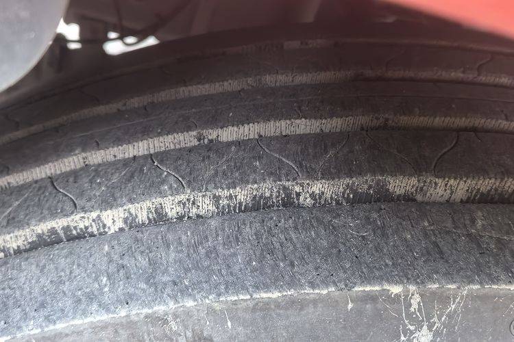 二手重汽汕德卡 330马力 载货车