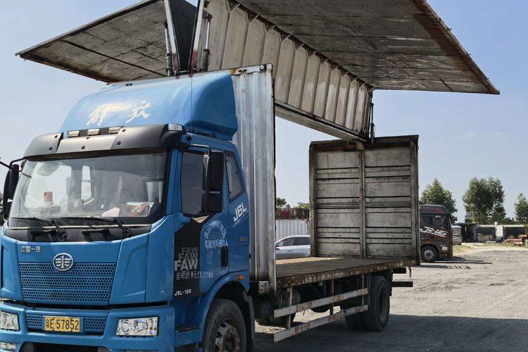 二手一汽解放 180马力 载货车