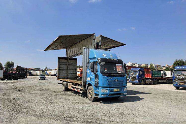 二手一汽解放 180马力 载货车